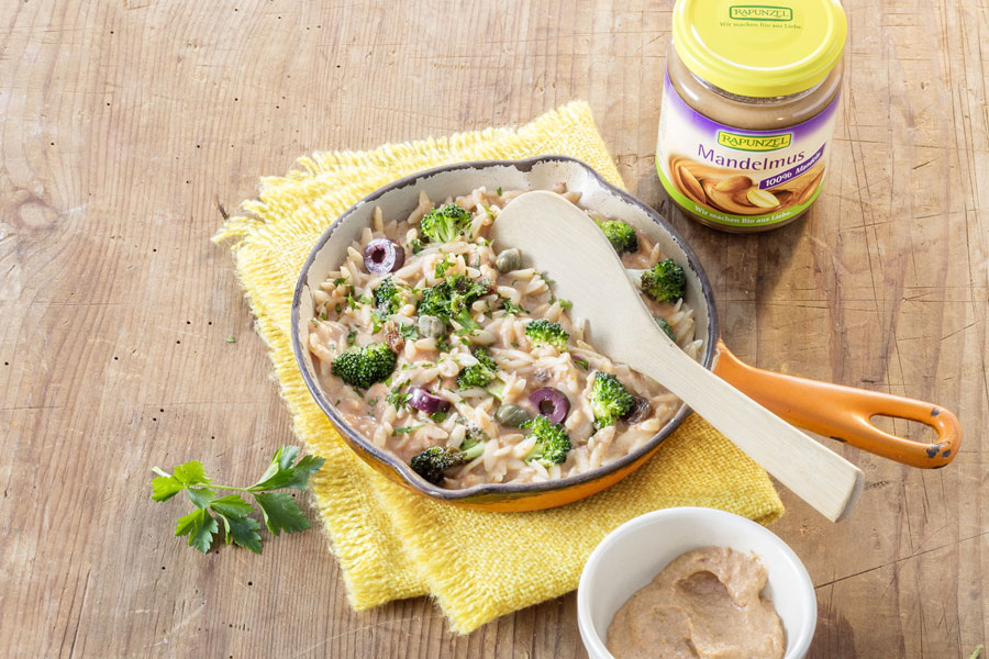 Broccoli pasta with almond sauce