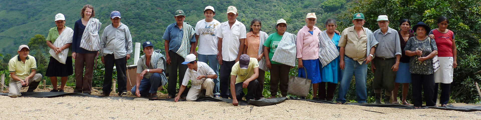 HAND+IN+HAND+is+characterized+by+the+close+exchange+between+partners+